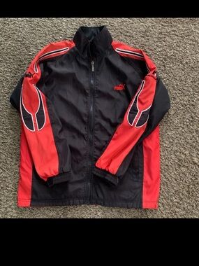 Vintage
Puma
Track jacket
Red and black
2XL
Full zip